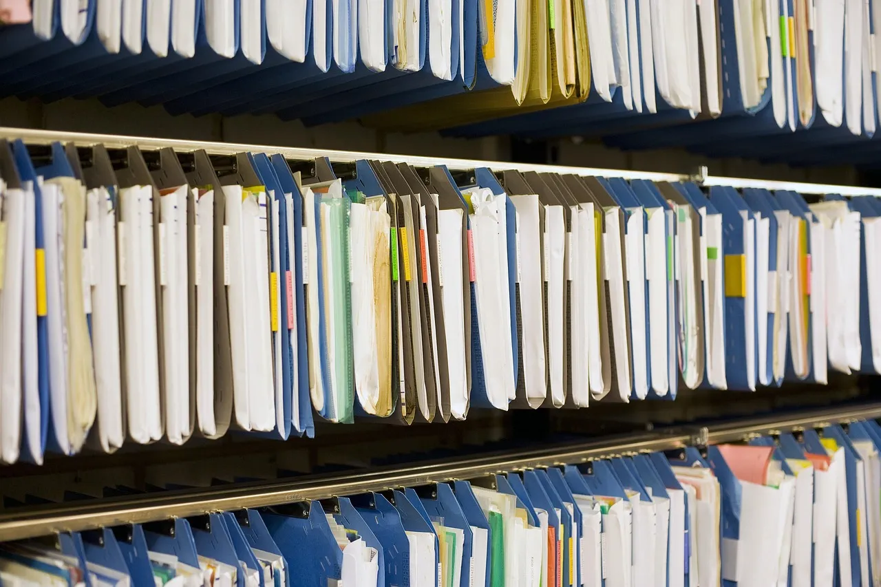 Property management vs. self-employed, which may be more convenient for you?